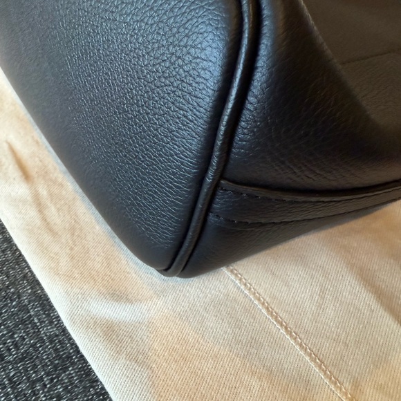 ****SOLD*****Louis Vuitton Lock & Walk - Picture 4 of 10